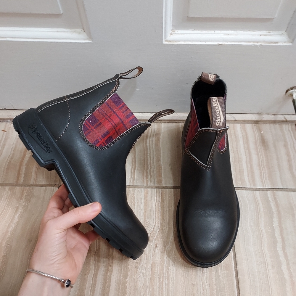 Blundstone Dark Stout Brown Red Plaid Chelsea Boot